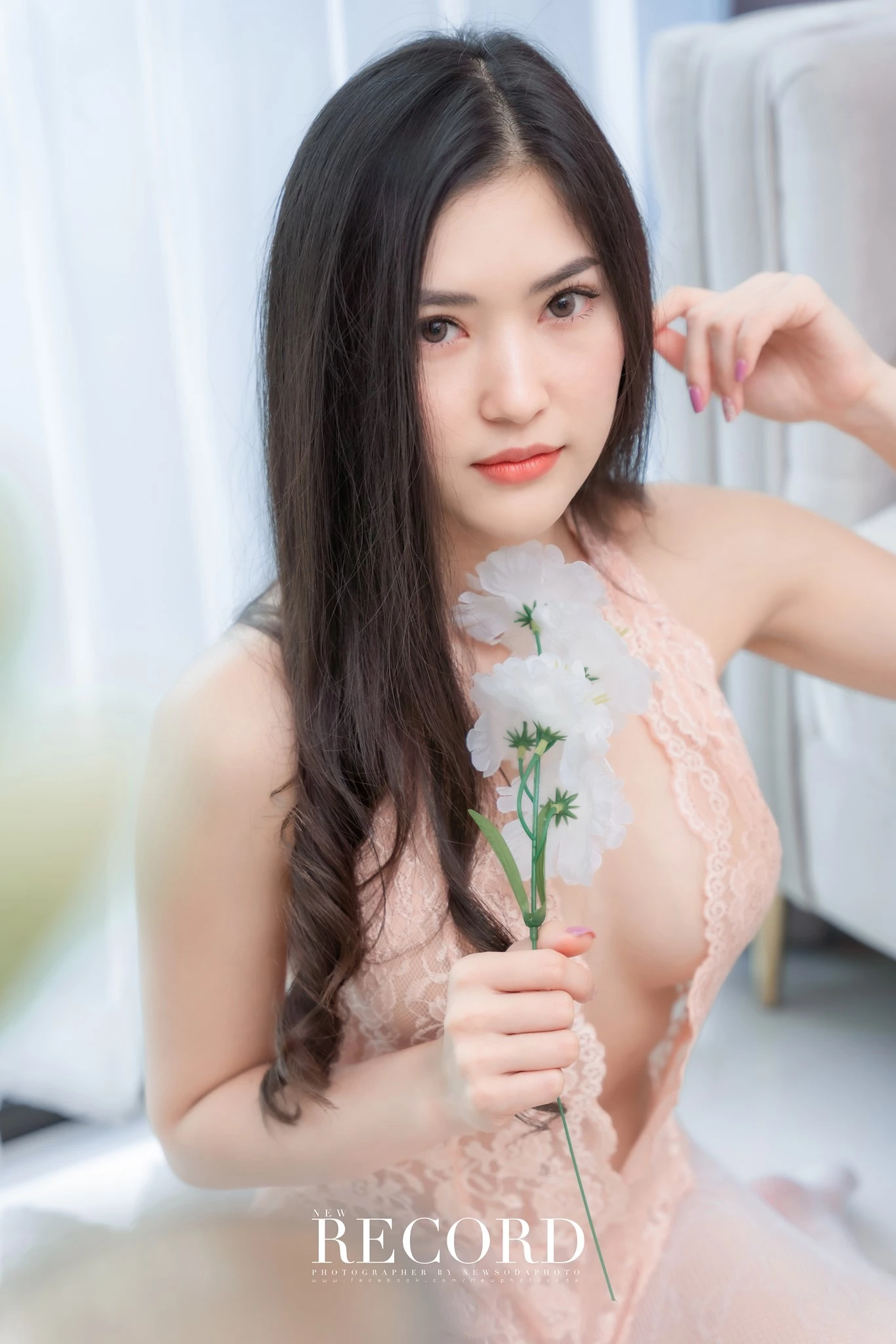 น้องน้ำฟ้า มีชื่อจริงว่า สุภัคพร วารีกุล สาวสวยมากความสามารถอีกที่มีงานถ่ายแบบอยู่มากมาย